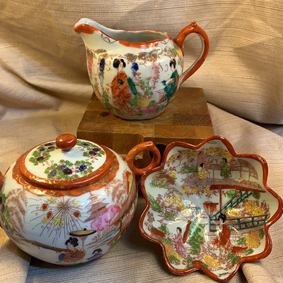 Handmade Japanese Porcelain 4-piece set - Picture 16 of 16